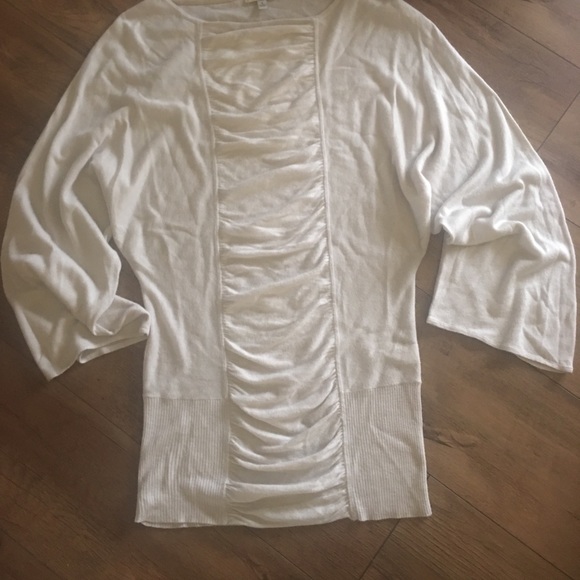 Cache Sweater - Picture 2 of 5